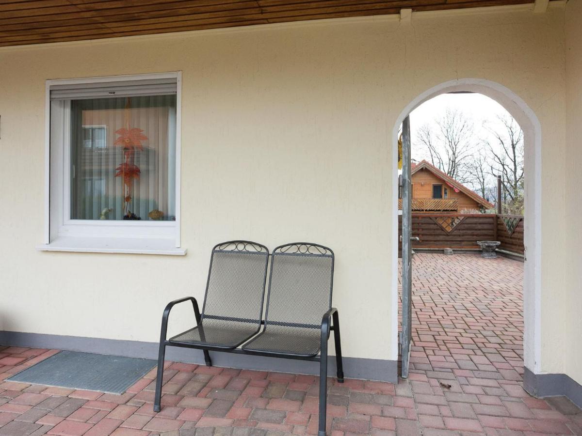 Flat In Polle Near The Forest Exterior photo